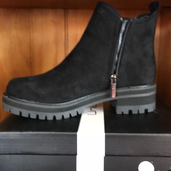 Cute Booties - Picture 4 of 4